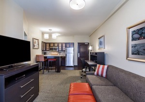 1 Bedroom | Easy Access to Convention Center
