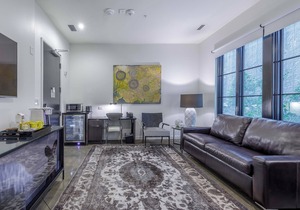 121 Hotel by AvantStay | Chic & Modern Superior Suite In Ideal Nashville!