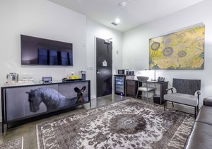 121 Hotel by AvantStay | Chic & Modern Superior Suite In Ideal Nashville!