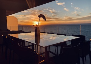 14TH FLOOR APTM, INDAH BY SAYAN: SPECTACULAR VIEWS!