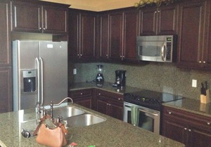 2 Bedroom condo sleeps 6 on the BEACH!!! 77-B