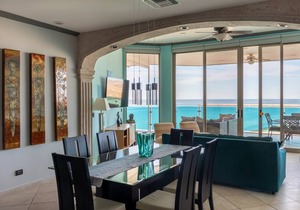 204 m² Condo ∙ 2 bedrooms ∙ 6 guests