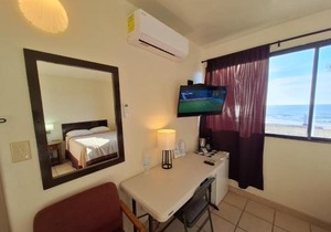 #39 Bungalow Seaside Hotel & Victors RV Park