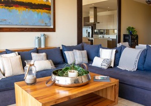 3BR Condo w/Iconic Arch Views, Pool & 5 min -Town
