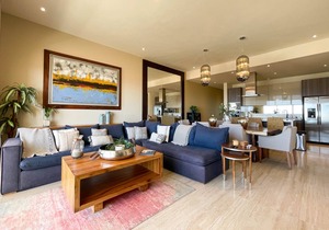 3BR Condo w/Iconic Arch Views, Pool & 5 min -Town