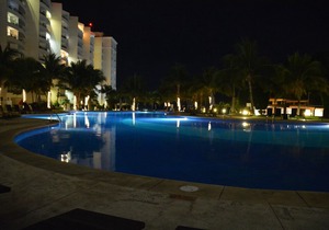3BR Luxury Villa Magna Beachfront Condo - Best of Everything!