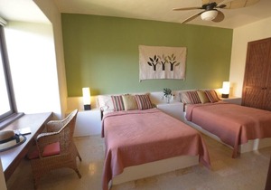4 Bdrm Waterfront Property Overlooking Playa La Ropa