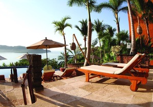 A private peninsula in Zihuatanejo Bay!
