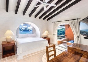 A private peninsula in Zihuatanejo Bay!