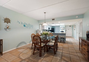 Adorable Ground Floor Condo with Heated Pool, Hot Tub, Tennis Court & Direct Beach Access!