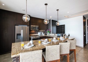 Amazing High floor condo with Ocean Views in the Romantic Zone-S604
