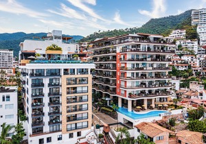 Amazing High floor condo with Ocean Views in the Romantic Zone-S604