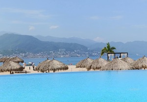 Available now! Beachside 2BR condo pools. 10min from PVR airport