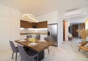Avida - Stunning Rooftop Pool and Jacuzzi