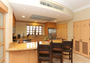 Beachfront Bliss: Relax, Steps from the Ocean - Villa La Estancia 3104