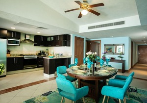 Beachfront, Luxurious Grand Venetian 3 Bedroom, Fiber Optic WIFI
