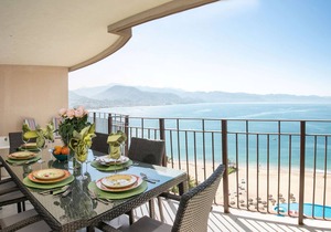 Beachfront, Luxurious Grand Venetian 3 Bedroom, Fiber Optic WIFI