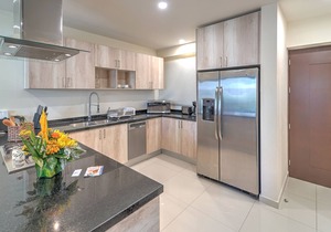 Beautiful 2bedroom apartment in the heart of the romantic zone,jacuzzi,pool,gym.