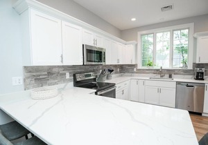 Beautiful Maine Cottage With Resort-Like Amenities Close To Beach!