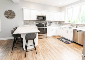 Beautiful Maine Cottage With Resort-Like Amenities Close To Beach!