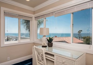 Beautiful ocean view cottage just a few blocks from the beach