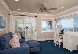 Beautiful ocean view cottage just a few blocks from the beach