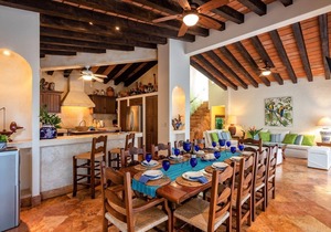 Beautiful Private Villa Beachfront Location, Full Staff & transfers included