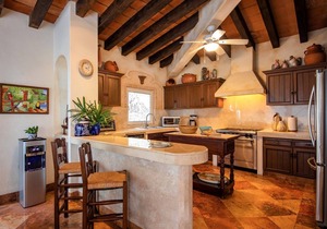 Beautiful Private Villa Beachfront Location, Full Staff & transfers included