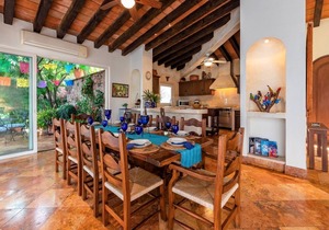 Beautiful Private Villa Beachfront Location, Full Staff & transfers included
