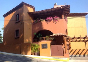 Beautiful Studio Overlooking Playa La Ropa