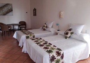 BRAND NEW HUGE STUDIO 2 FULL BEDS FURNISHED WITH POOL 1 BLOCK FROM THE BEACH