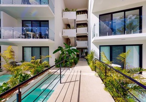 Brand New Studio w/Small Patio, Shared Outdoor Pool, Free WiFi, Central A/C