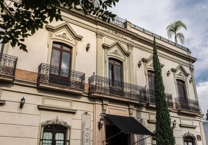 Casa Pedro Loza