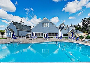 Charming cottage on a preserve with grill, WiFi, W/D, pool, gym, & game room