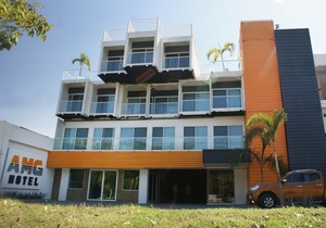 Container Inn