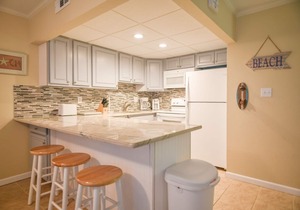 Direct Ocean Front Building, Oceanview, Mid-Town 39th St, First Floor Unit