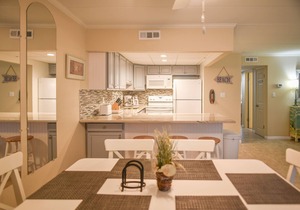 Direct Ocean Front Building, Oceanview, Mid-Town 39th St, First Floor Unit