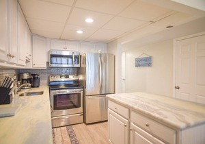Direct Oceanfront, Mid-Town, Updated & Spacious 1st Floor - Walk off to Beach