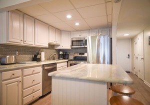 Direct Oceanfront, Mid-Town, Updated & Spacious 1st Floor - Walk off to Beach
