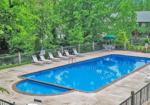Dog Friendly Accommodations In The Heart of Downtown Gatlinburg!
