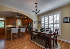 *Downtown Oasis* - Convenient to EVERYTHING - Minutes to Downtown - Pvt Parking!