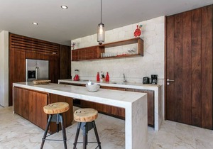 Eco-Chic Condo: Private Pool, Bikes, Near Beach
