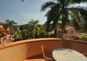 El Cedro Deluxe Suite w/Kitchenette at Villas Los Arcos by Playa La Ropa