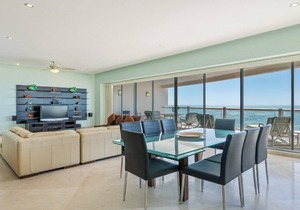 Elegant 2 Bedroom Unit on 8th Floor