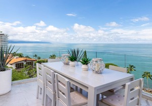 Fabulous Oceanfront 3BR 3BA Condo with Resort amenities - 5min from Downtown