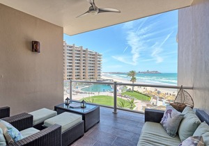 Fresh Remodel - 1BR 1BA Gorgeous Ocean Front Condo at Las Palomas - Cristal 306