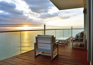 Gorgeous Beach-Front Apartment with Breathtaking Views of Puerto Vallarta´s Bay