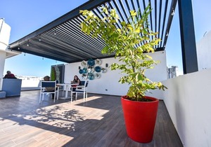 Ground floor new luxury condo near the beach