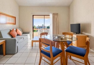 Hotel ∙ Stunning 1BR Junior Suite Steps to Punta Sur Golf Course