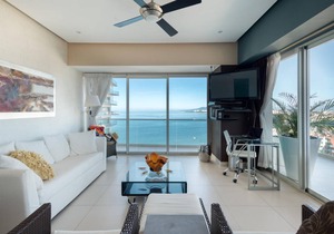 ICONTower2-1401 Icon - Panoramic Views Ocean, Beach, Best Pool